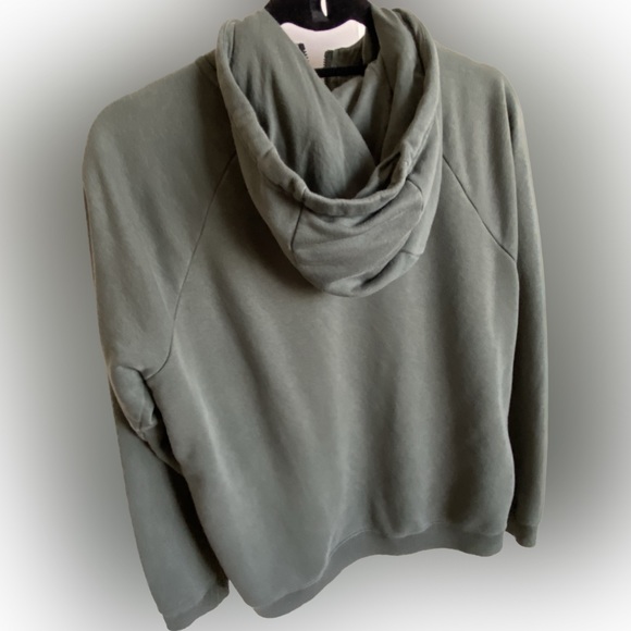 Women’s Nike Zipup - Picture 2 of 4